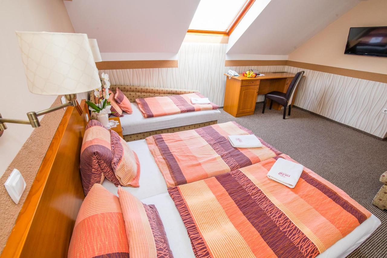 Bed and Breakfast Tinodi Fogado à Sárvár Extérieur photo