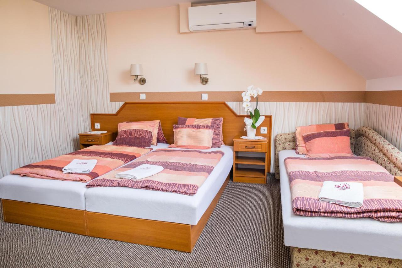 Bed and Breakfast Tinodi Fogado à Sárvár Extérieur photo