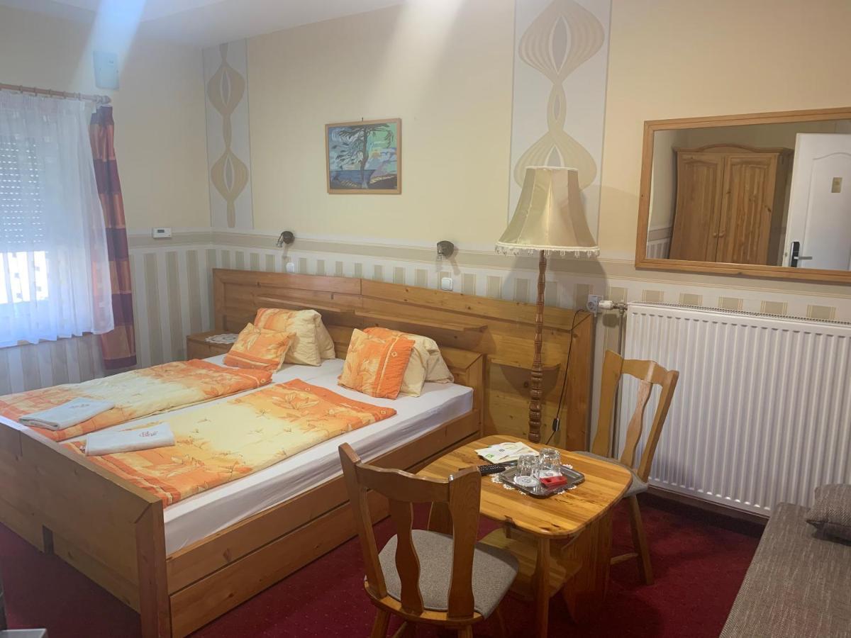 Bed and Breakfast Tinodi Fogado à Sárvár Extérieur photo