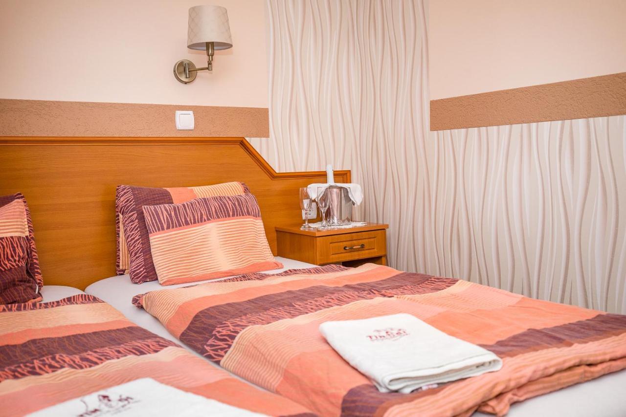 Bed and Breakfast Tinodi Fogado à Sárvár Extérieur photo