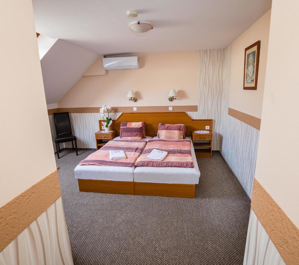 Bed and Breakfast Tinodi Fogado à Sárvár Extérieur photo