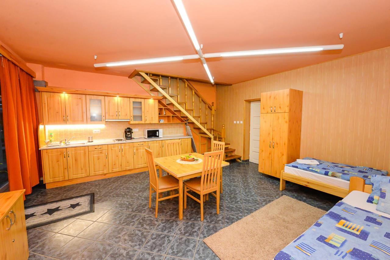 Bed and Breakfast Tinodi Fogado à Sárvár Extérieur photo
