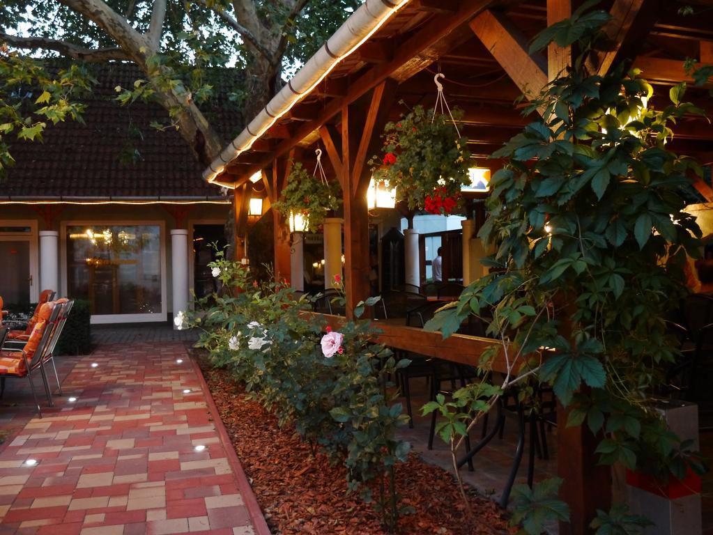 Bed and Breakfast Tinodi Fogado à Sárvár Extérieur photo