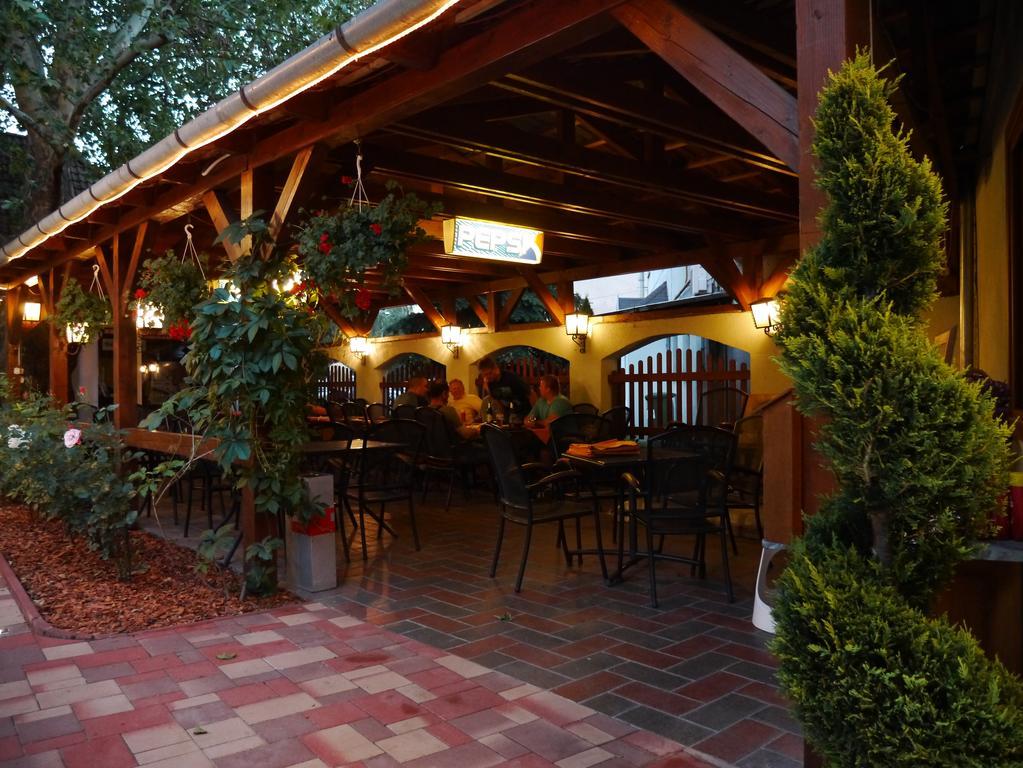 Bed and Breakfast Tinodi Fogado à Sárvár Extérieur photo