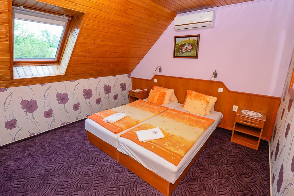 Bed and Breakfast Tinodi Fogado à Sárvár Extérieur photo
