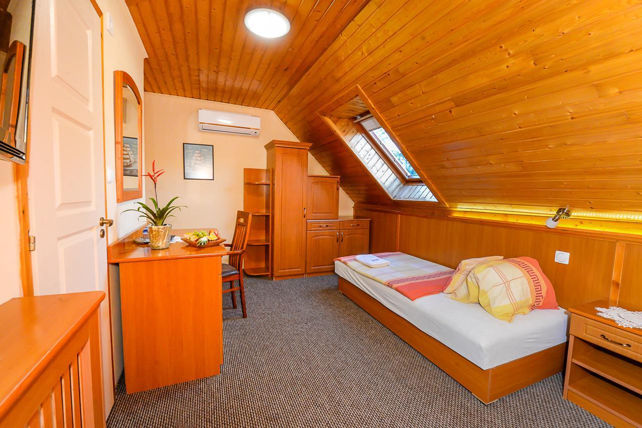 Bed and Breakfast Tinodi Fogado à Sárvár Extérieur photo