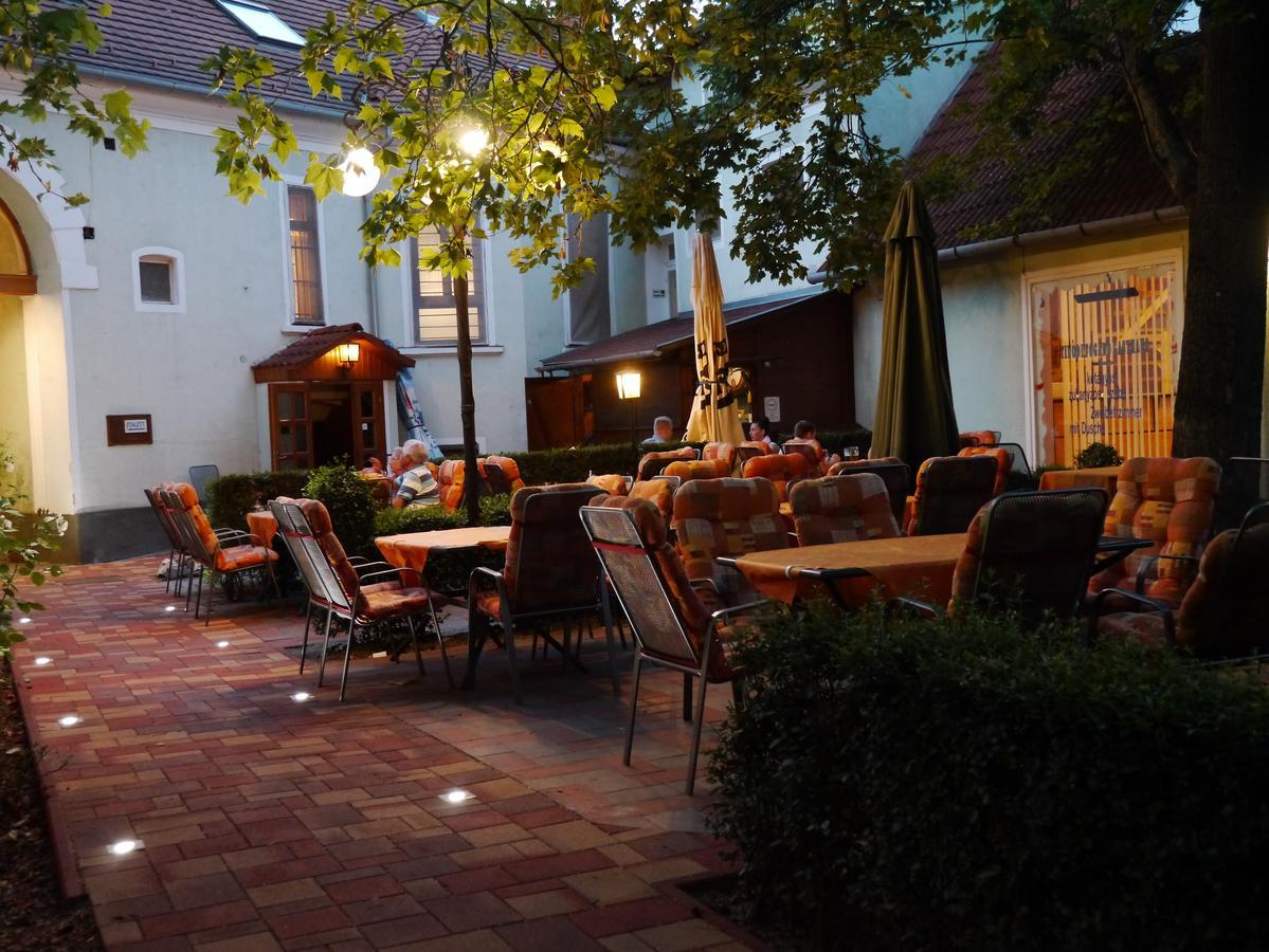 Bed and Breakfast Tinodi Fogado à Sárvár Extérieur photo