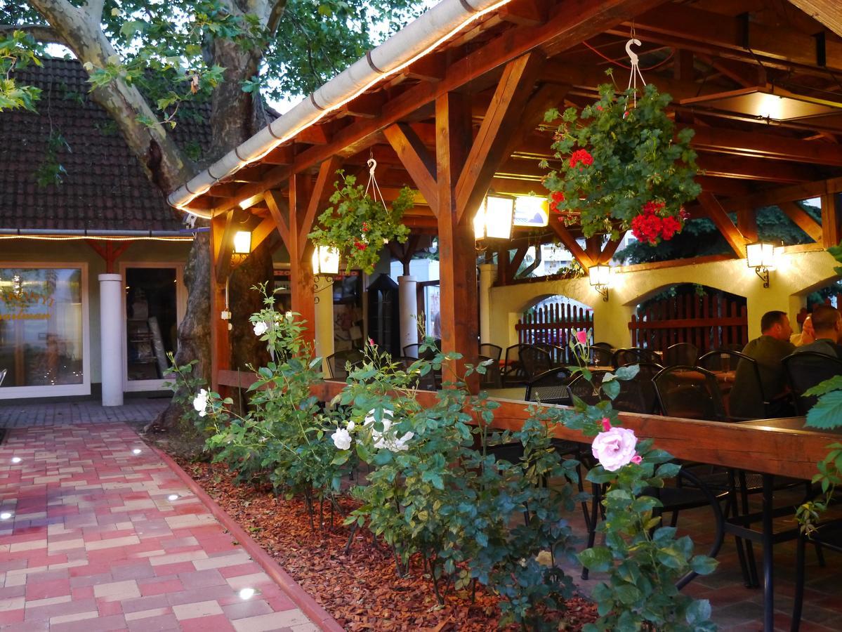 Bed and Breakfast Tinodi Fogado à Sárvár Extérieur photo